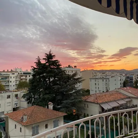 Good Location, Sunny Terrace, Beach And Shops At 4 Mn Антиб