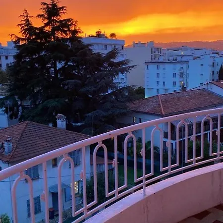 Апартаменты Good Location, Sunny Terrace, Beach And Shops At 4 Mn