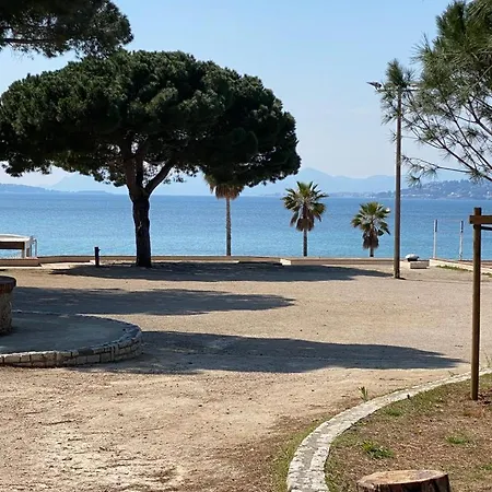 Good Location, Sunny Terrace, Beach And Shops At 4 Mn Apartmán Antibes