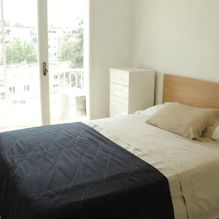 Good Location, Sunny Terrace, Beach And Shops At 4 Mn